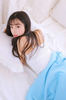 女人大胆张开荫道口